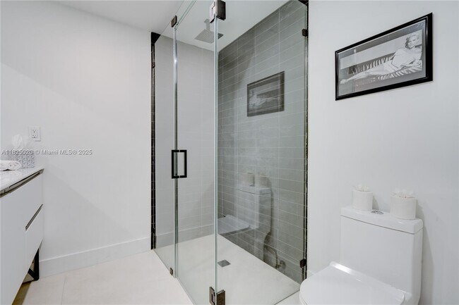 Foto del edificio - 347 NE 110th St
