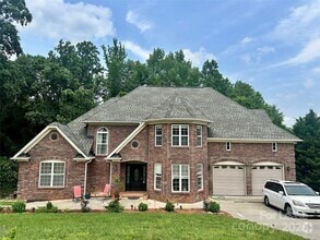 Building Photo - 8639 Willhill Rd