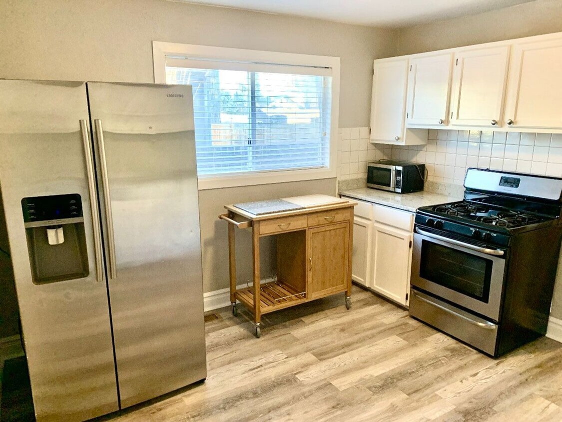 Foto principal - Spacious 4-Bedroom Home in Berkeley – Grea...