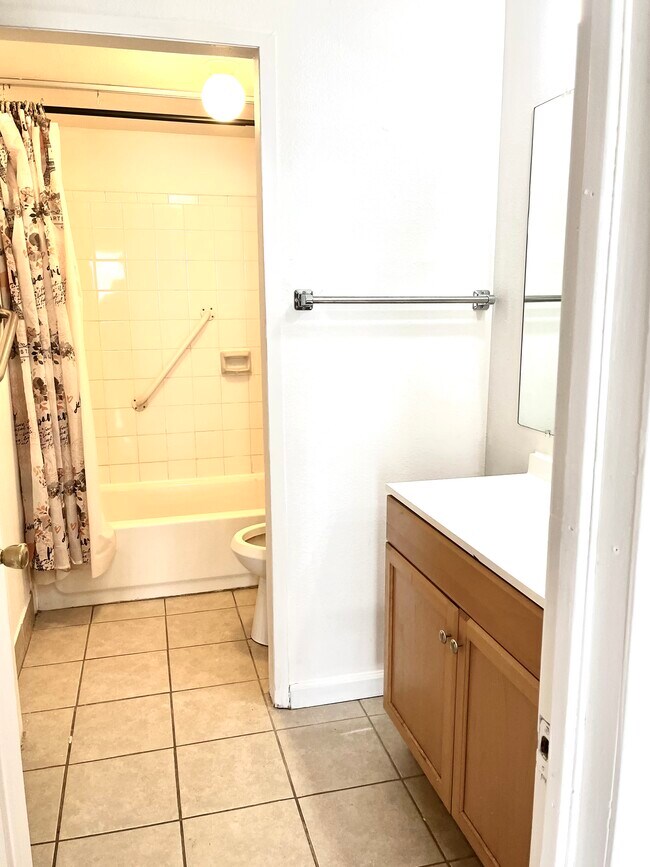 Bathroom - 10650 E Tennessee Ave