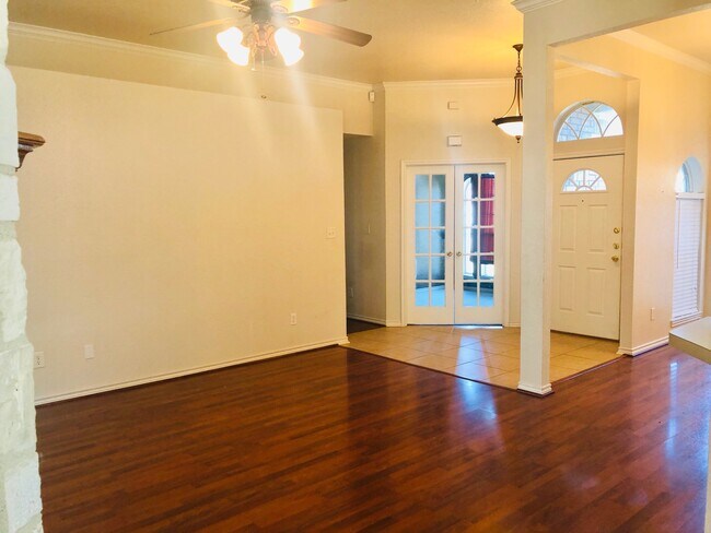 Building Photo - 704 Mustang Trail