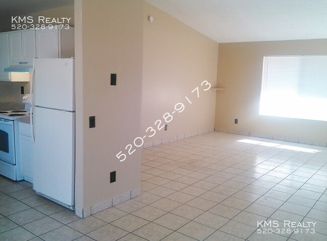 Building Photo - 2 bedroom 1 bath House - OWNER/AGENT