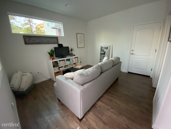 Foto del edificio - 3 br, 2.5 bath Townhome - 187 Hudson Place