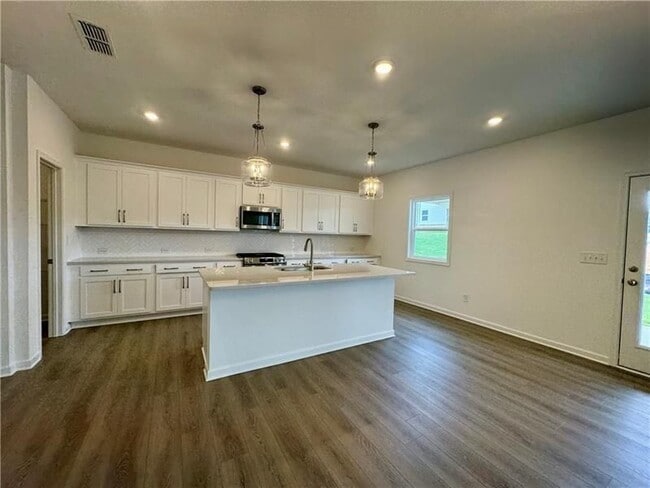 Foto del edificio - 5441 Hargrove Way