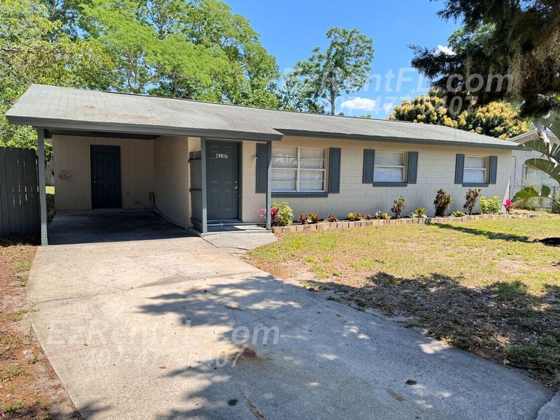 Primary Photo - Remodeled 4/1.5 with Large Family Room