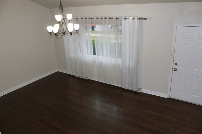 Foto del edificio - 9071 N Grace Ave