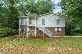 Building Photo - 1025 Mesa Dr