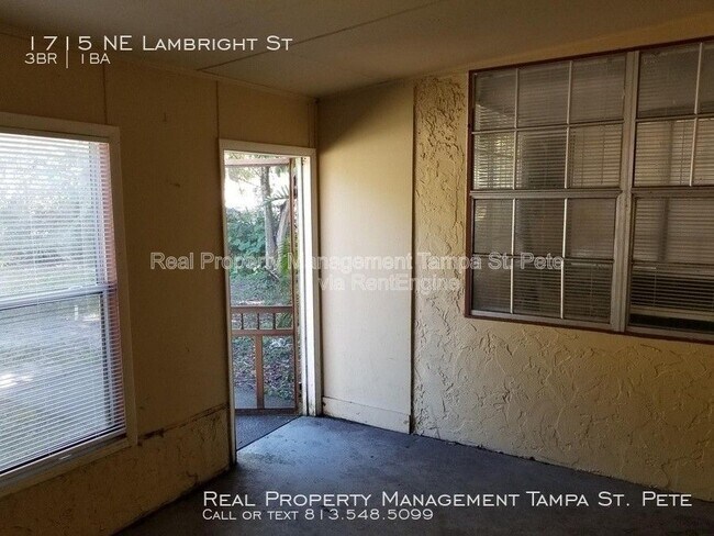 Foto del edificio - 1715 E Lambright St N