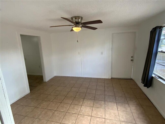 Foto del edificio - 6401 31st St N