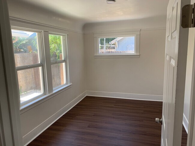 Foto del edificio - 1637 S Sutter St