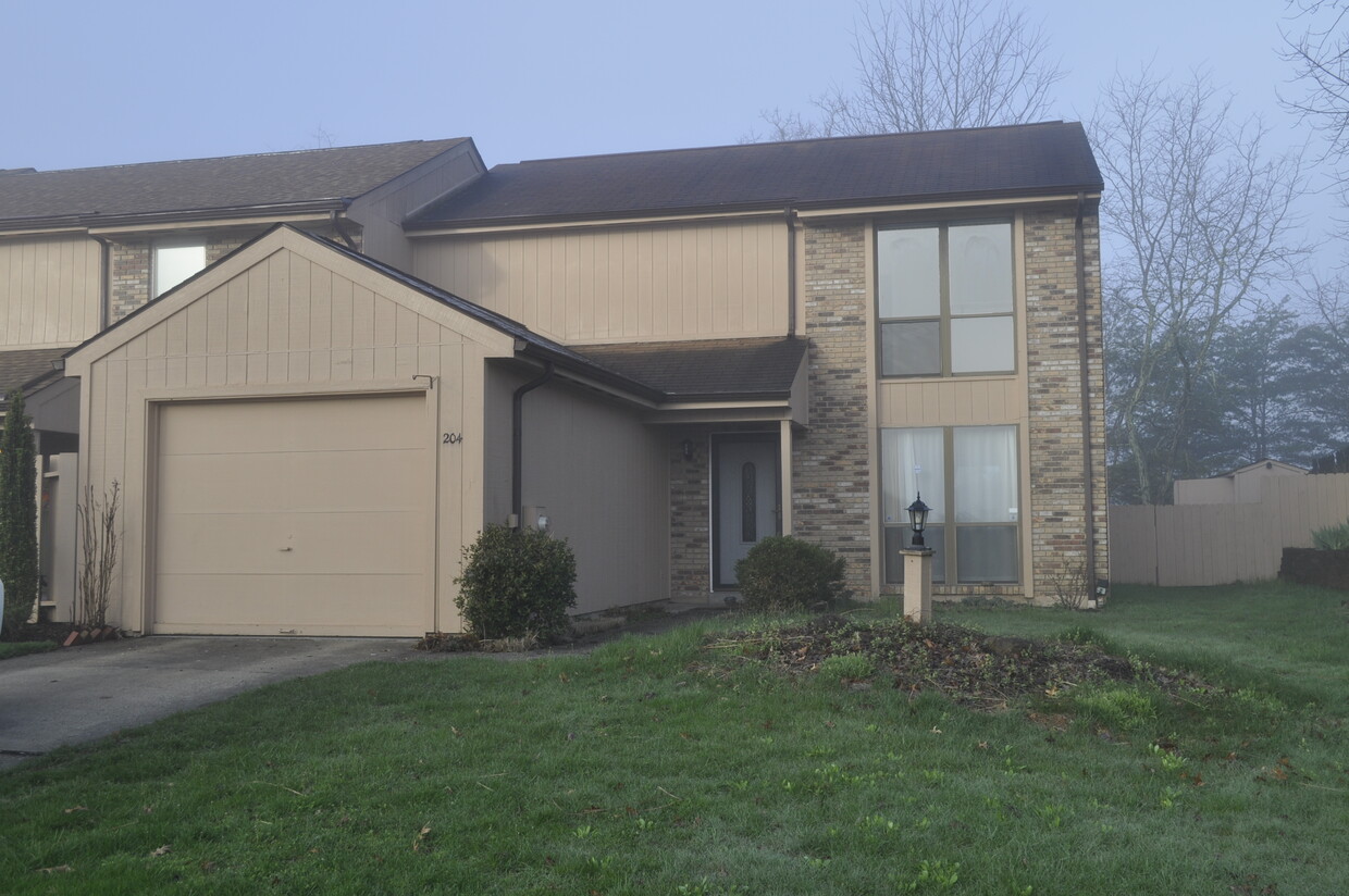 Front of the condo - 204 Willowcrest Dr