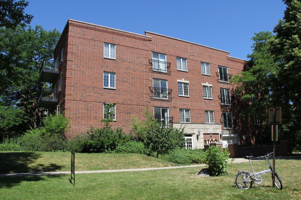 Building Photo - Hinman Avenue Apartments