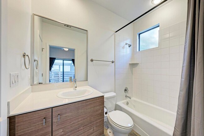 Foto del edificio - 3505 Charlotte Rose Drive