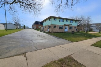 Building Photo - 325 Sentinel Dr
