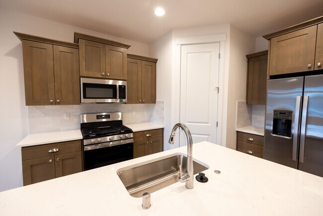 Building Photo - Brand New! - 3 Bedroom Townhome in Vancouv...