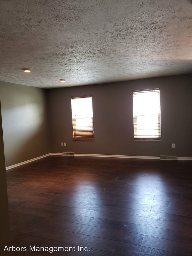 Building Photo - 2748 Hunters Point Dr