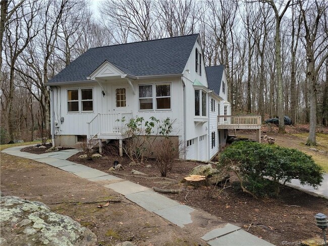 Building Photo - 86 Pequot Ln