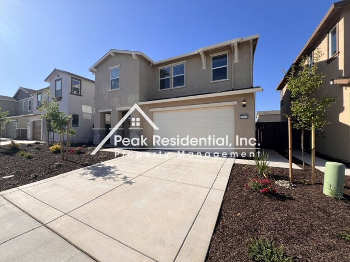 Foto del edificio - Brand New 3bd/2.5a Rancho Cordova Home With Loft-Must See!