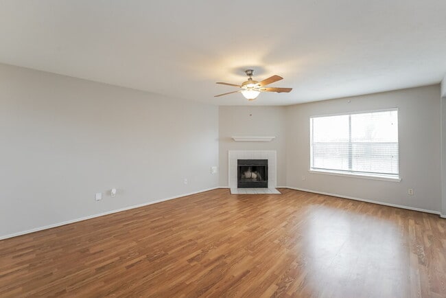 Building Photo - 8906 Belle Glen Dr