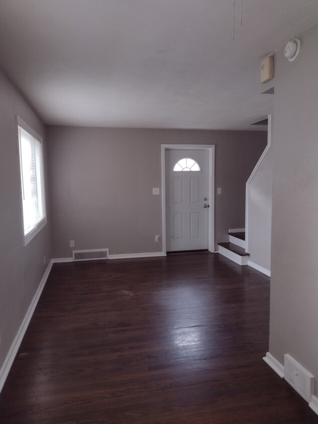 Primary Photo - 441 Kenwood Dr