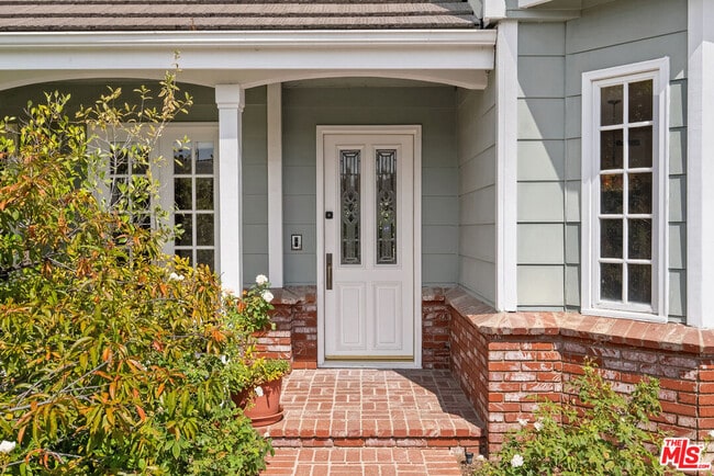 Foto del edificio - 18339 Linnet St