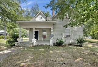 Building Photo - 500 22nd St E