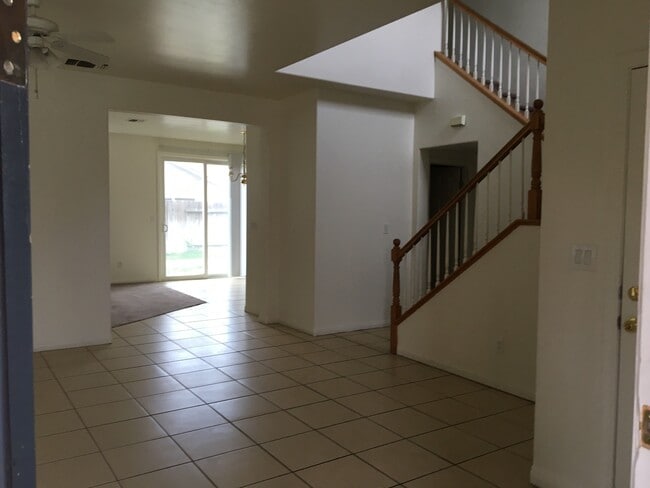 Building Photo - House