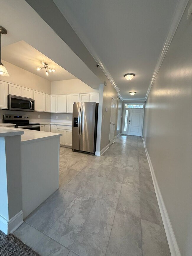 Building Photo - **Stunning Waterfront Condo in Downtown Knoxville**  2 Bedroom, 2 bath Fully renovated! Available...