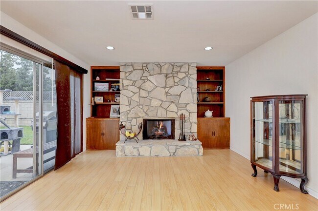 Building Photo - 6162 Ferne Ave