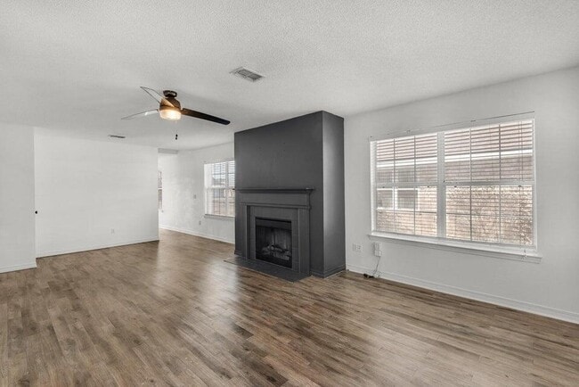 Building Photo - 9756 Seafarer's Way