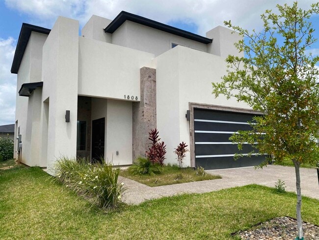 Building Photo - 1808 Jerez Lp