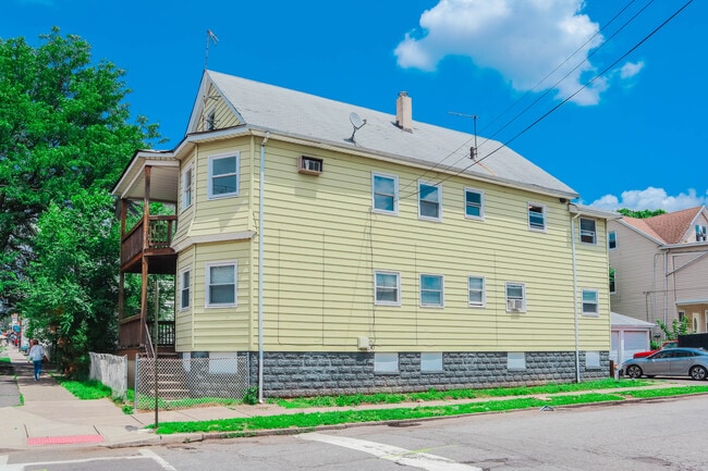 Building Photo - 242 Union Ave