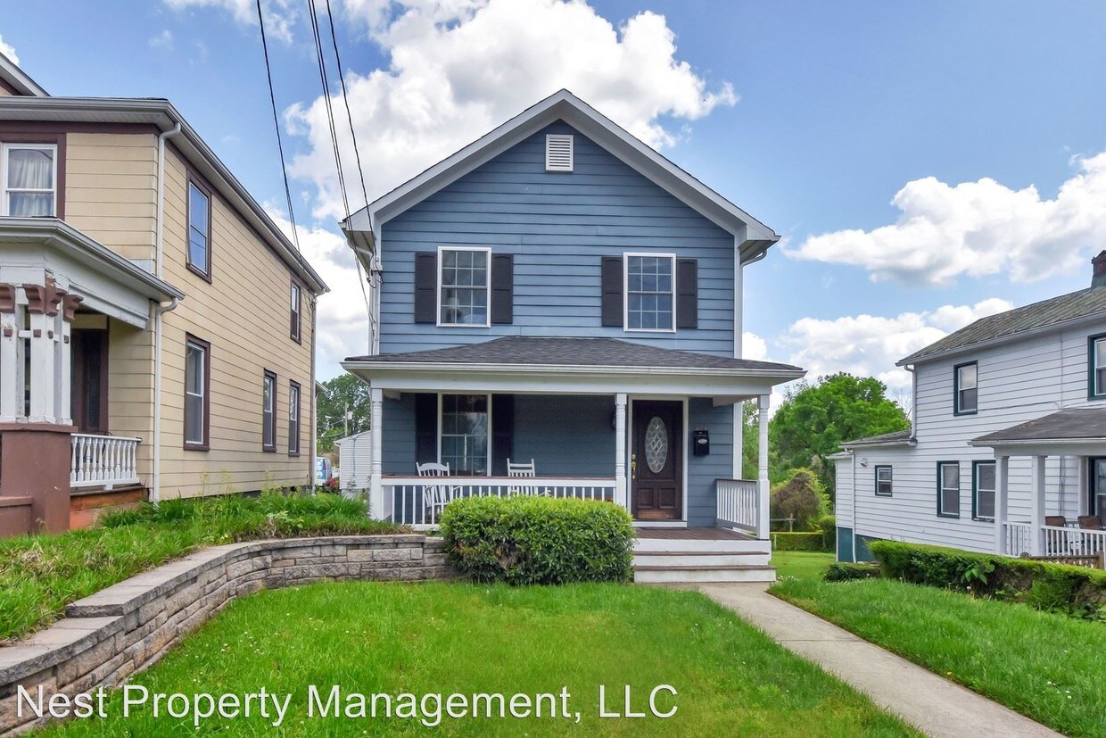 Primary Photo - 3 br, 2.5 bath House - 324 8th Street NW