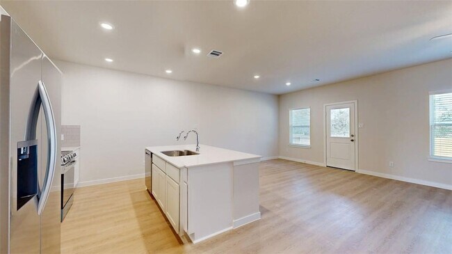 Foto del edificio - 4525 Wisenbaker Wy