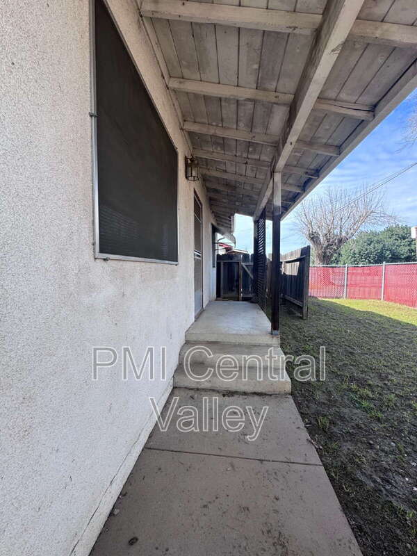 Building Photo - 340 Sperry Ave