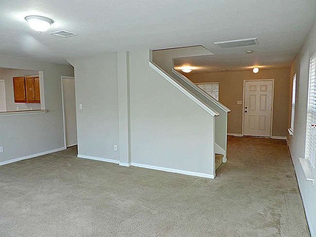 Building Photo - 17131 Carshalton Ct