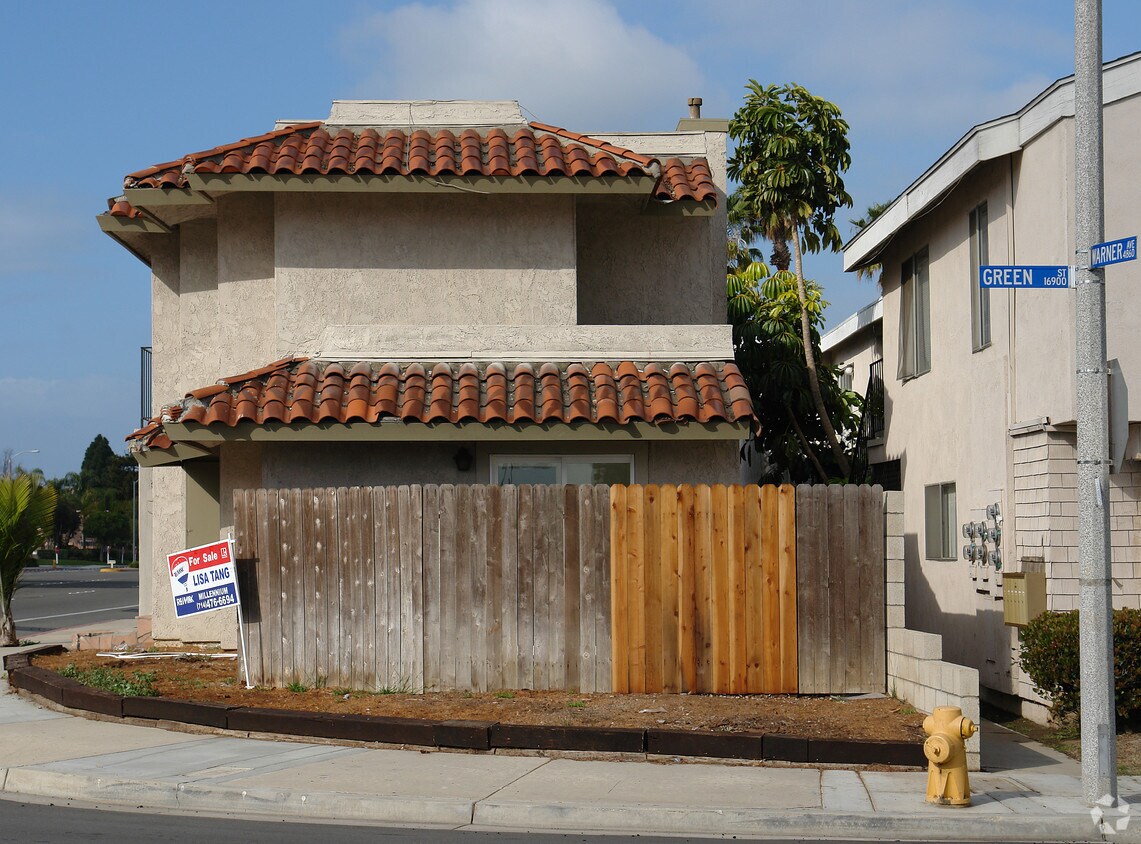 Building Photo - 4951-4961 Warner Ave