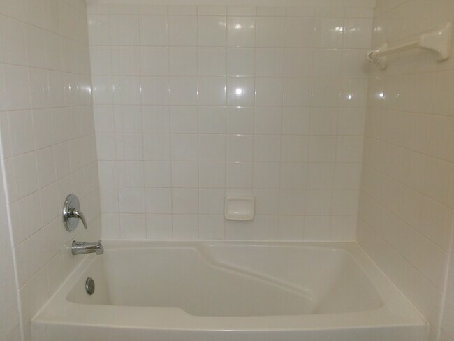 Foto del edificio - 6300 Raleigh St