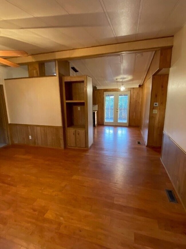 Foto del edificio - 3 Bedroom 2 Bathroom Manufactured home on ...
