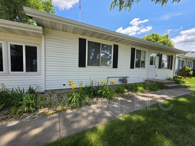 Foto del edificio - 4747 Danbury St NE