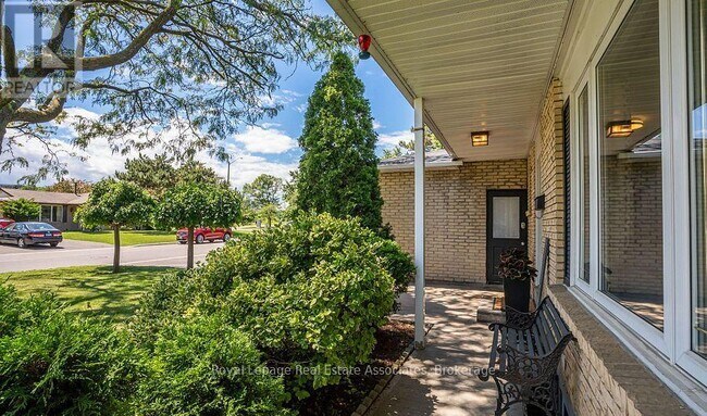 Photo du bâtiment - 1 Esplanade Rd