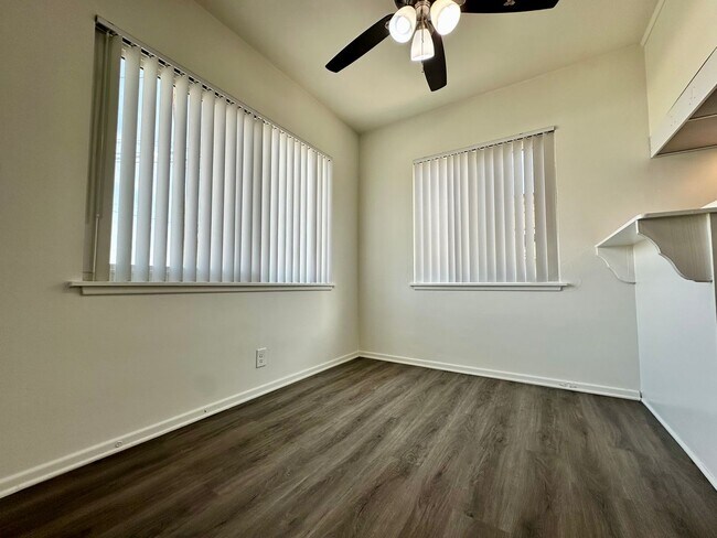 Foto del edificio - 12516 Truro Ave