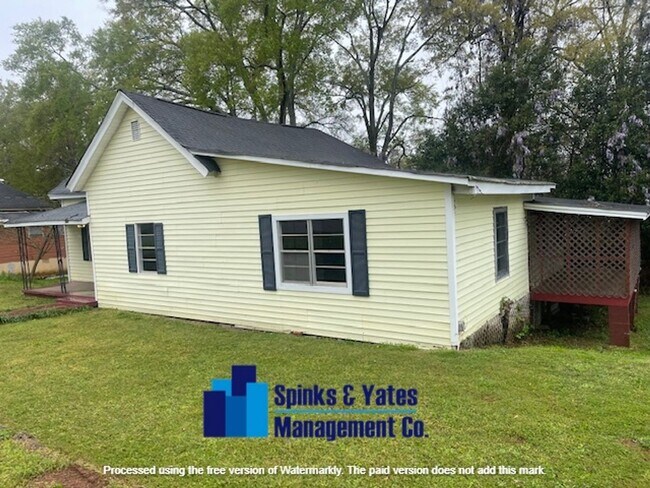 Building Photo - 802 Juniper Street