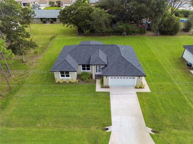 Building Photo - 4510 Boabadilla Ave