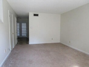 Building Photo - 117 Engleside St