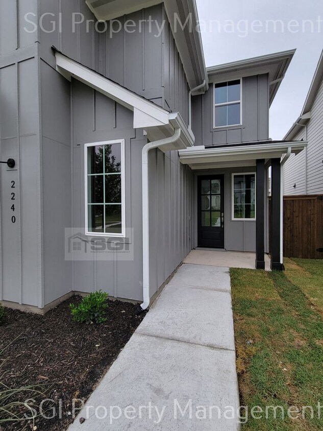 Stunning 3 Bed New Construction Townhouse House for Rent in Aledo, TX