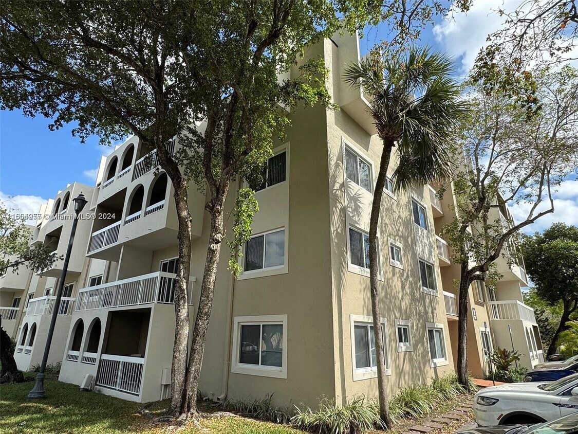 7707 Camino Real Unit B210, Miami, FL 33143 Condo for Rent in Miami, FL