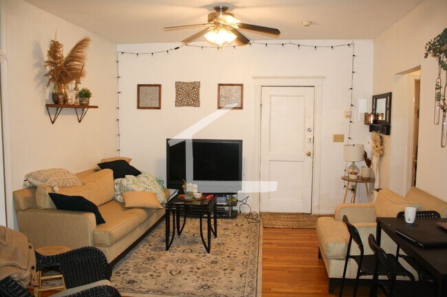 Foto del edificio - Great Value 4-bed, 2-bath w/ Heat/ Hot Water Included