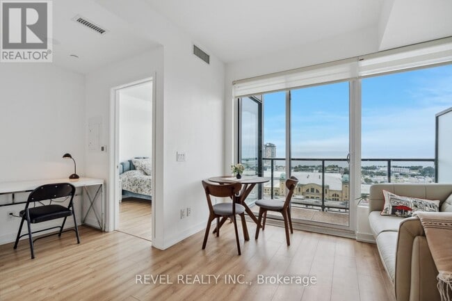 Building Photo - 135 E Liberty St