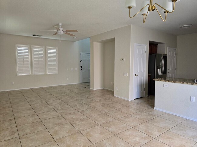 Foto del edificio - Gated Community  Home  Three Bedrooms, 2.5...